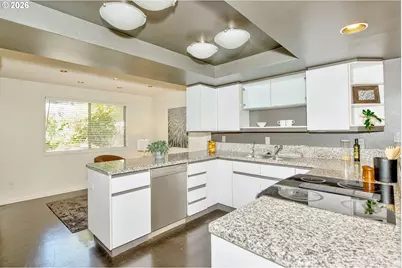 9 Britten Ct, Lake Oswego, OR 97035 - Photo 9