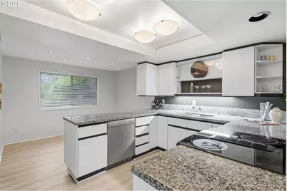9 Britten Ct, Lake Oswego, OR 97035 - Photo 5