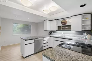 9 Britten Ct, Lake Oswego, OR 97035 - Photo 5