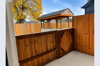 375 17th St, Springfield, OR 97477 - Photo 25