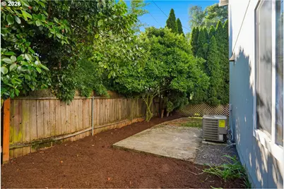2520 SW Miles St, Portland, OR 97219 - Photo 35