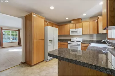 2520 SW Miles St, Portland, OR 97219 - Photo 9