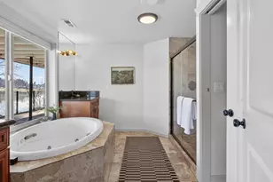 10150 S Riverside Dr, Portland, OR 97219 - Photo 33