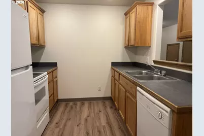 320 Monmouth Ave S, Monmouth, OR 97361 - Photo 25