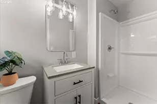 422 NE 170th Ave, Portland, OR 97230 - Photo 21
