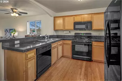 900 SW 173rd Ave, Beaverton, OR 97006 - Photo 11