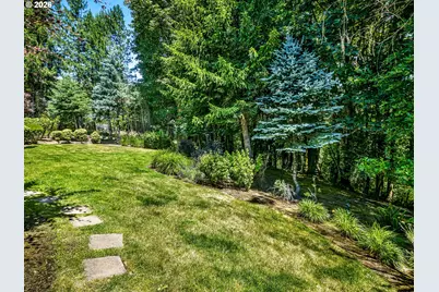9718 NW Skyview Dr, Portland, OR 97231 - Photo 35