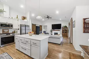 332 Owens Wy, Creswell, OR 97426 - Photo 13