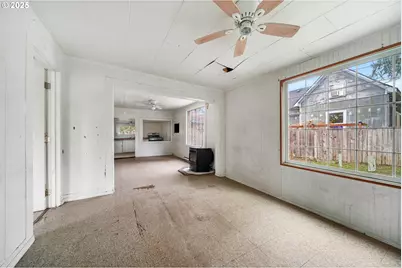 810 Johnson Ave, Cottage Grove, OR 97424 - Photo 3