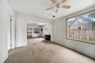 810 Johnson Ave, Cottage Grove, OR 97424 - Photo 3