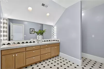 8452 NW Timber Ridge Ct, Portland, OR 97229 - Photo 31