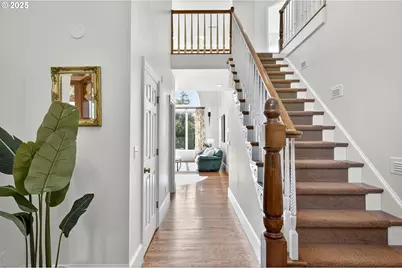 8452 NW Timber Ridge Ct, Portland, OR 97229 - Photo 5