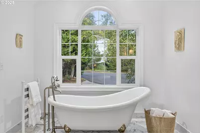 8452 NW Timber Ridge Ct, Portland, OR 97229 - Photo 27