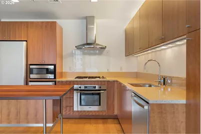 836 S Curry St #706, Portland, OR 97239 - Photo 13