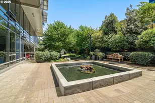 836 S Curry St, Portland, OR 97239 - Photo 25