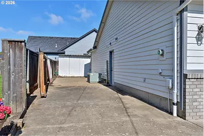 225 Grizzly Ave, Eugene, OR 97404 - Photo 23