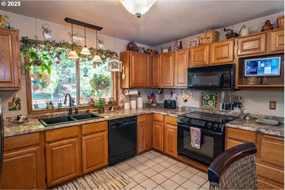 169 NW Brent Ct, Roseburg, OR 97471 - Photo 15