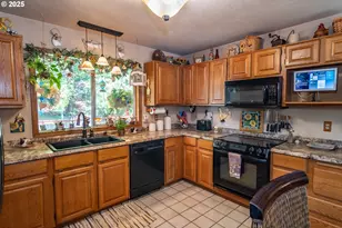 169 NW Brent Ct, Roseburg, OR 97471 - Photo 15