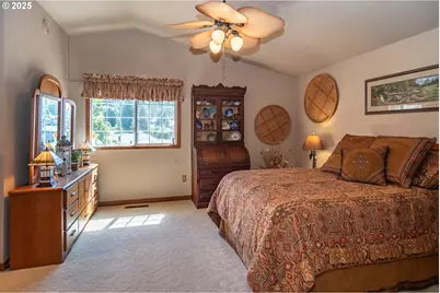169 NW Brent Ct, Roseburg, OR 97471 - Photo 17