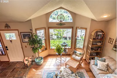 169 NW Brent Ct, Roseburg, OR 97471 - Photo 9