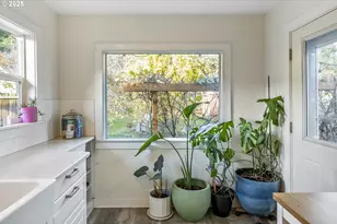 10361 NE Sacramento St, Portland, OR 97220 - Photo 13