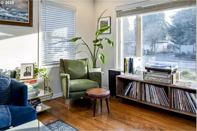 10361 NE Sacramento St, Portland, OR 97220 - Photo 5