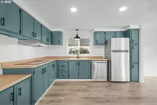 871 SW Liberty Bell Dr, Beaverton, OR 97006 - Photo 5