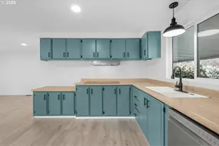 871 SW Liberty Bell Dr, Beaverton, OR 97006 - Photo 9