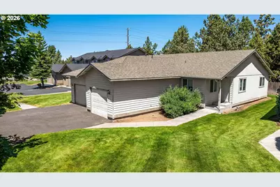 726 NE Savannah Dr, Bend, OR 97701 - Photo 17