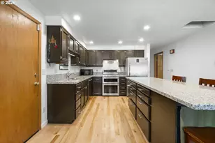 65552 E Timberline Dr, Rhododendron, OR 97049 - Photo 3