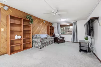 1145 NW Sunnywood Ct, McMinnville, OR 97128 - Photo 13