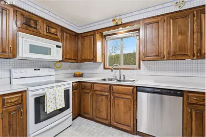 1145 NW Sunnywood Ct, McMinnville, OR 97128 - Photo 13