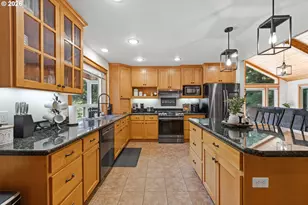 68260 Ridge Rd, North Bend, OR 97459 - Photo 17