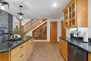 68260 Ridge Rd, North Bend, OR 97459 - Photo 21