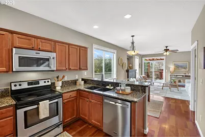 5603 SE Oak St, Portland, OR 97215 - Photo 5