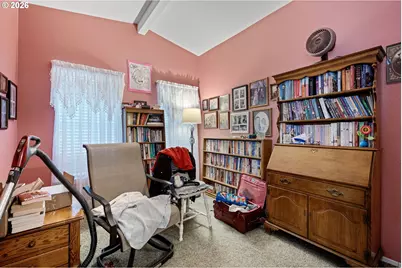 2512 Maia Loop, Springfield, OR 97477 - Photo 23