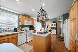 2512 Maia Loop, Springfield, OR 97477 - Photo 15