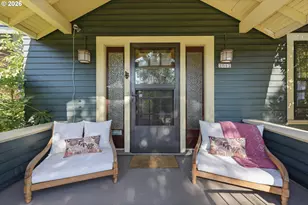 2012 SE Hemlock Ave, Portland, OR 97214 - Photo 3