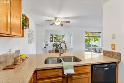 808 9th St, Hood River, OR 97031 - Photo 11