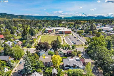 808 9th St, Hood River, OR 97031 - Photo 29