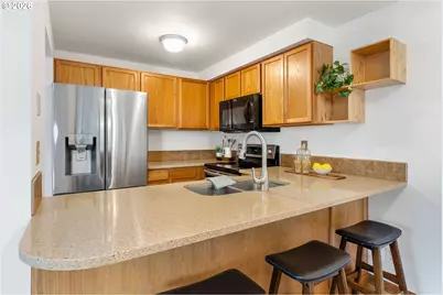 808 9th St, Hood River, OR 97031 - Photo 9