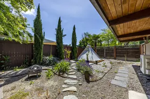 2889 Van Ave, Eugene, OR 97401 - Photo 45