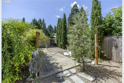2889 Van Ave, Eugene, OR 97401 - Photo 39