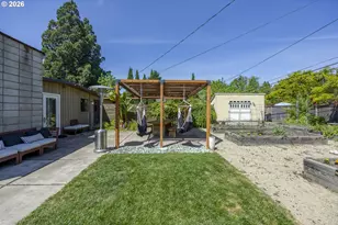 2889 Van Ave, Eugene, OR 97401 - Photo 35
