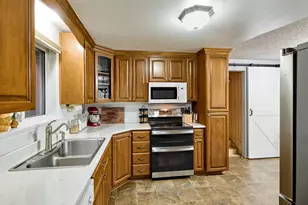 750 NE 5th St, Willamina, OR 97396 - Photo 11