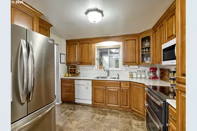 750 NE 5th St, Willamina, OR 97396 - Photo 13