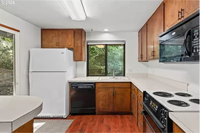 3616 Wilshire Ln, Eugene, OR 97405 - Photo 11