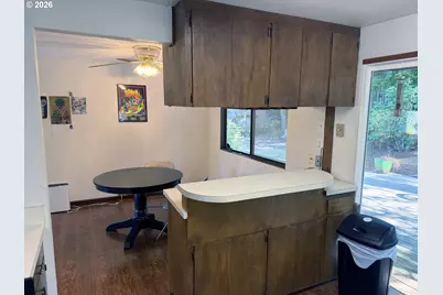 3616 Wilshire Ln, Eugene, OR 97405 - Photo 9