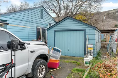 1008 Snipes St, The Dalles, OR 97058 - Photo 5