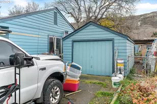 1008 Snipes St, The Dalles, OR 97058 - Photo 5